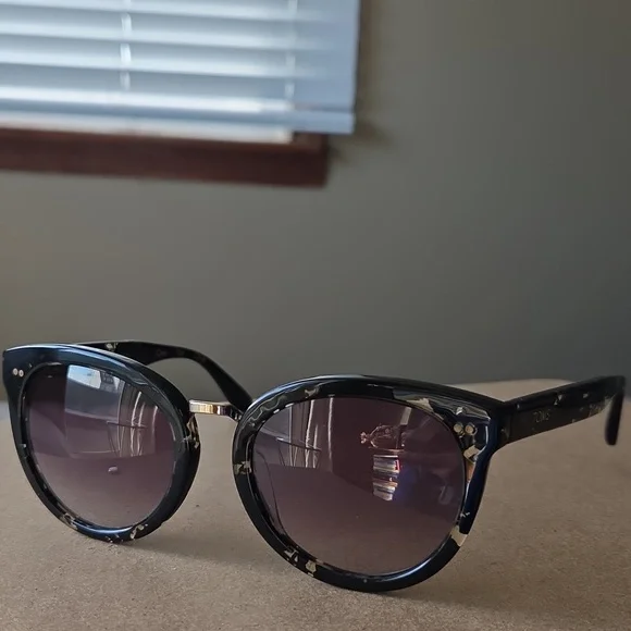 TOMS Yvette Sunglasses - Picture 6 of 10